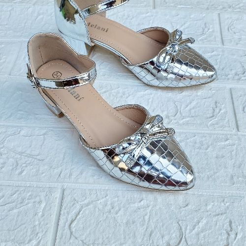 Trendy Girls Block Heel Shoe