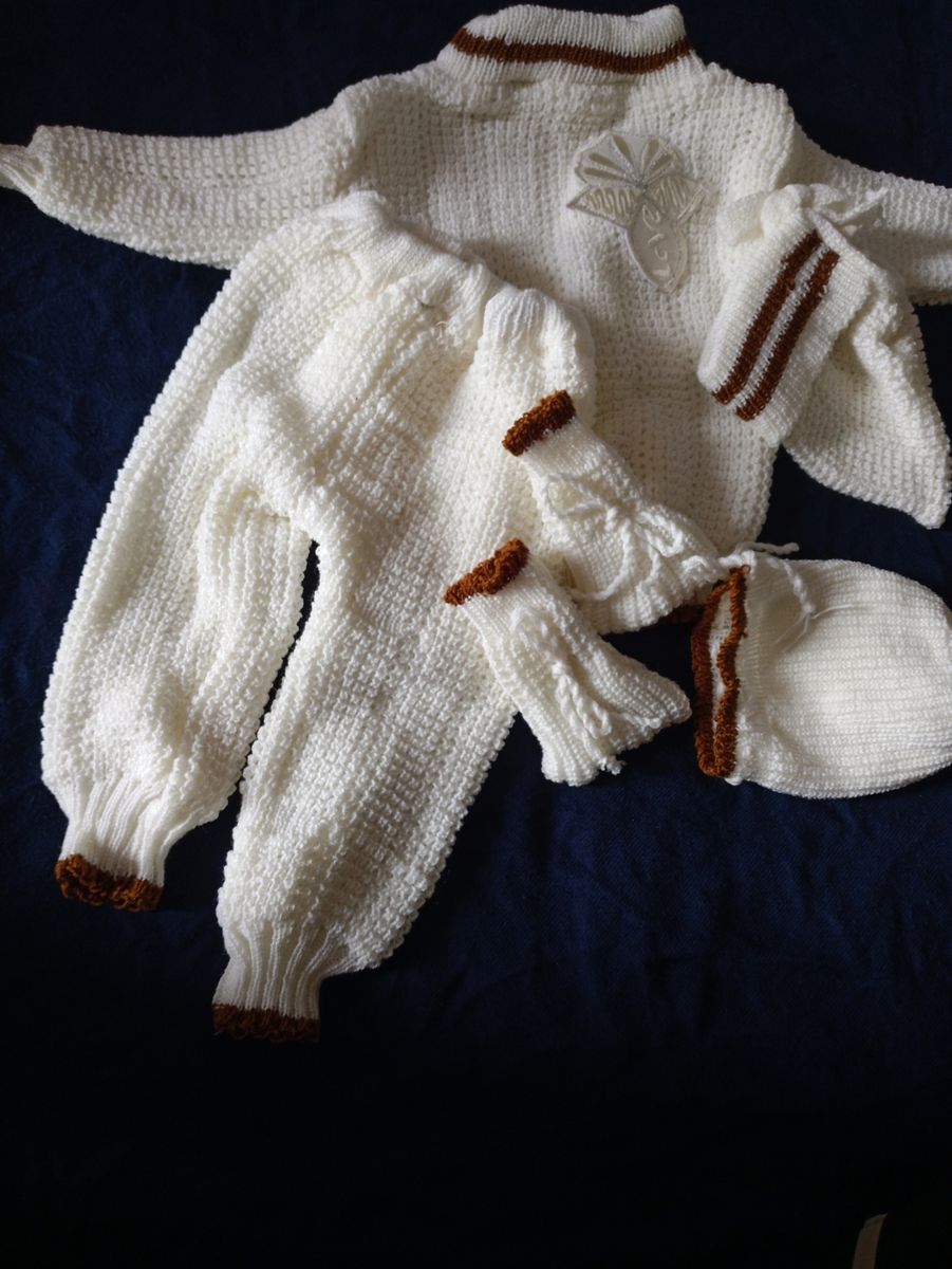 Set Of Baby Sweater With An Extra Cap A5 - Cream