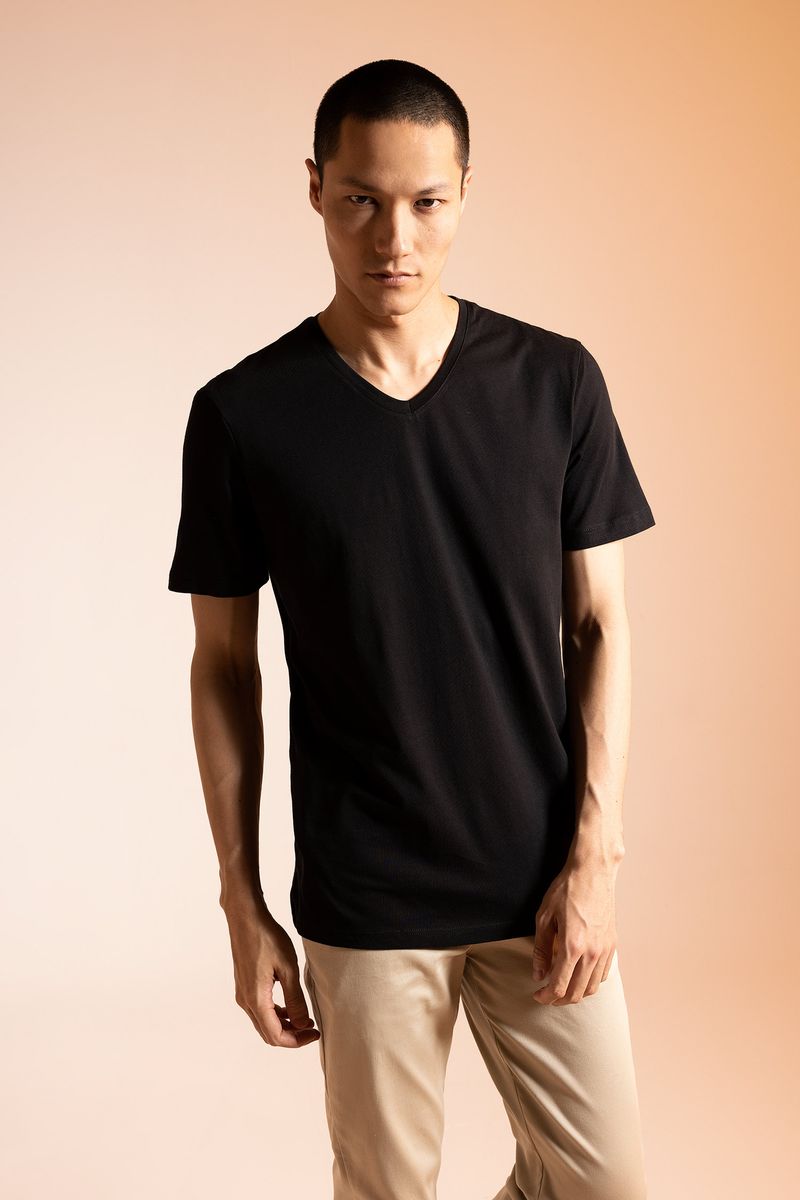 Man Slim Fit Knitted T-Shirt - Black