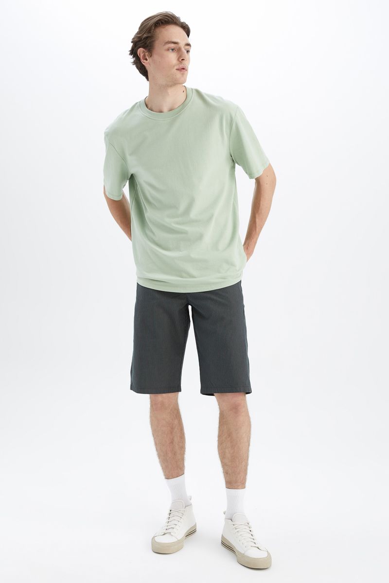 Man Young Regular Fit Woven Bermuda - Khaki