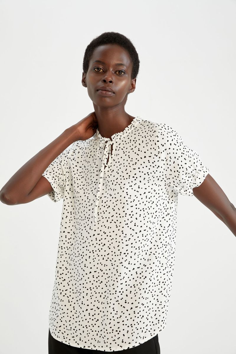 Woman Regular Fit Frill Neck Short Sleeve Woven Blouse-White