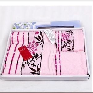 1 X Big Towel For Mother 2 X Medium Towels For Baby