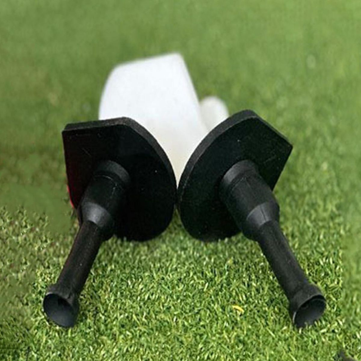 4Pcs Golf Ball Bases Small Golf Ball Stand Holder Tees Black