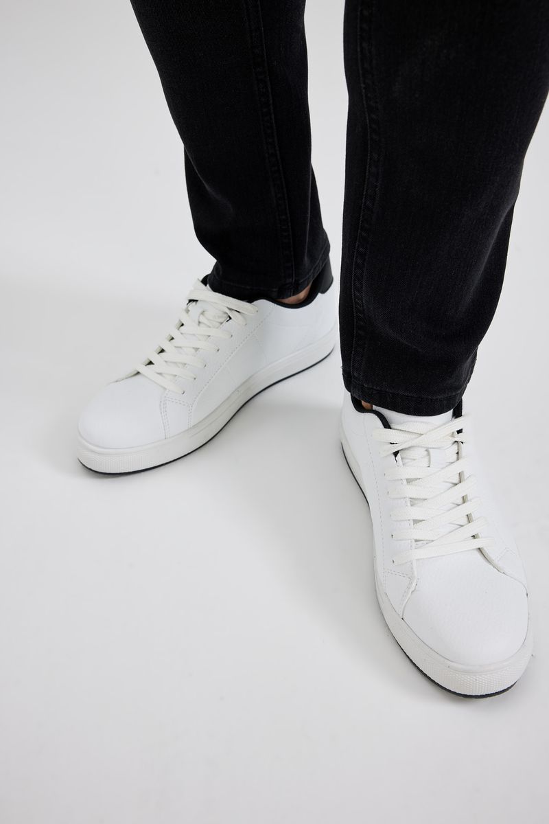 Man Casual Shoes - White