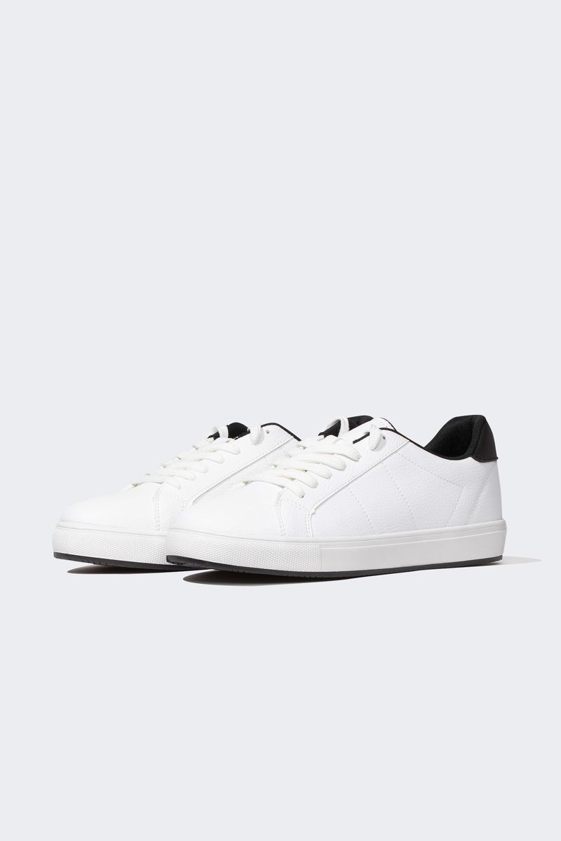 Man Casual Shoes - White