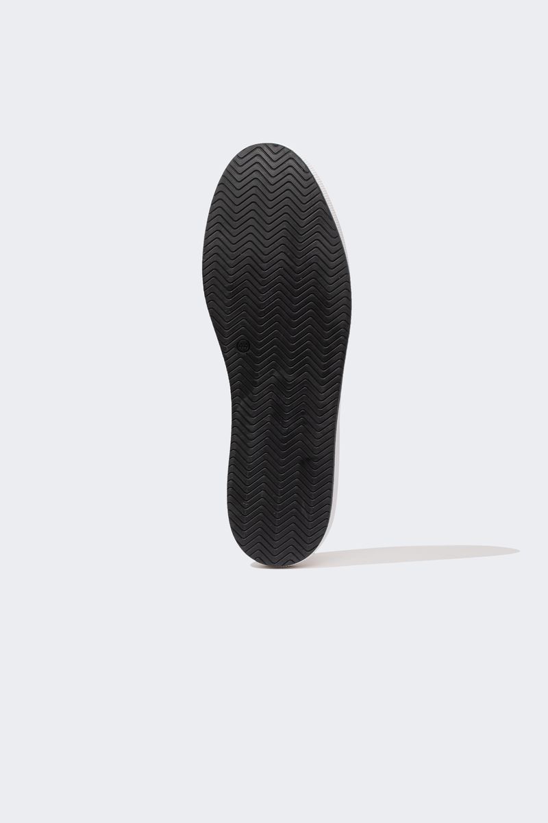 Man Casual Shoes - White