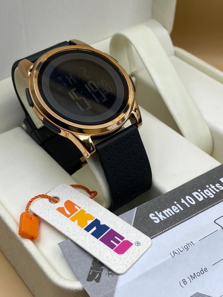 Top Luxury Digital Elegance Sophisticated Wristwatch