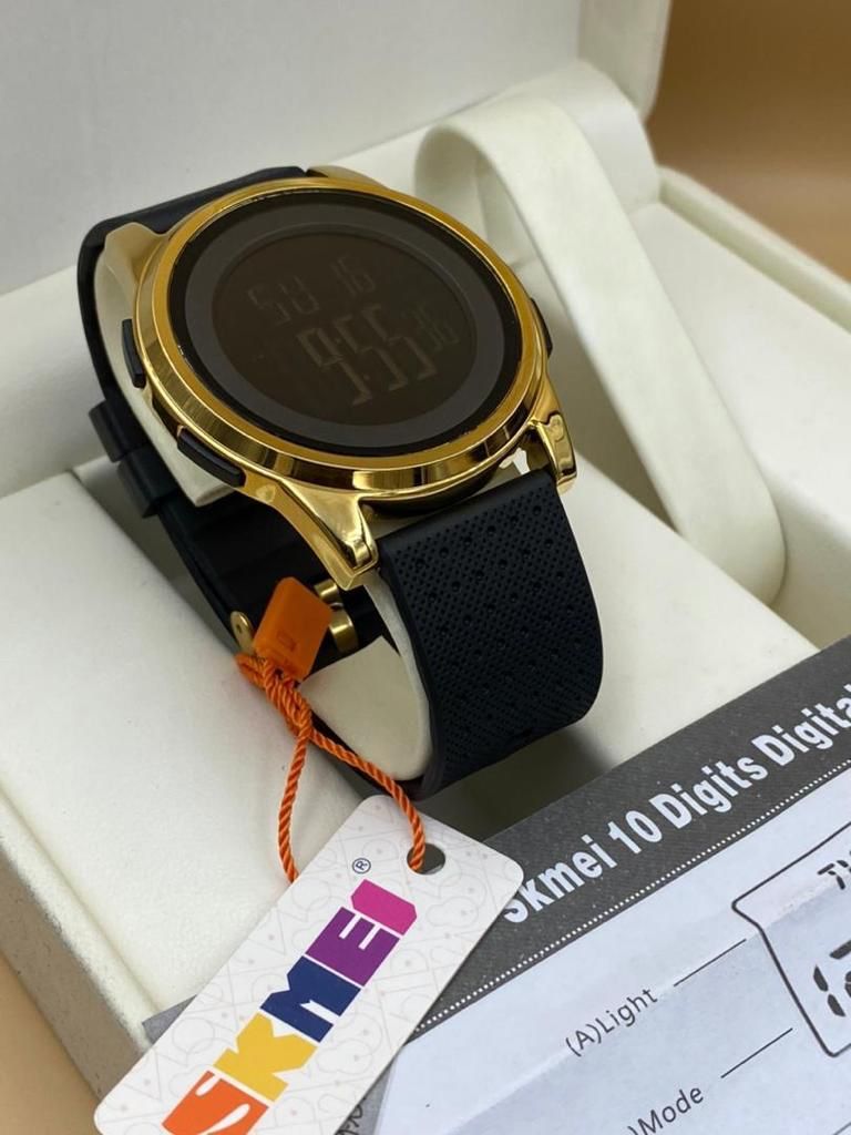 Top Luxury Digital Elegance Sophisticated Wristwatch