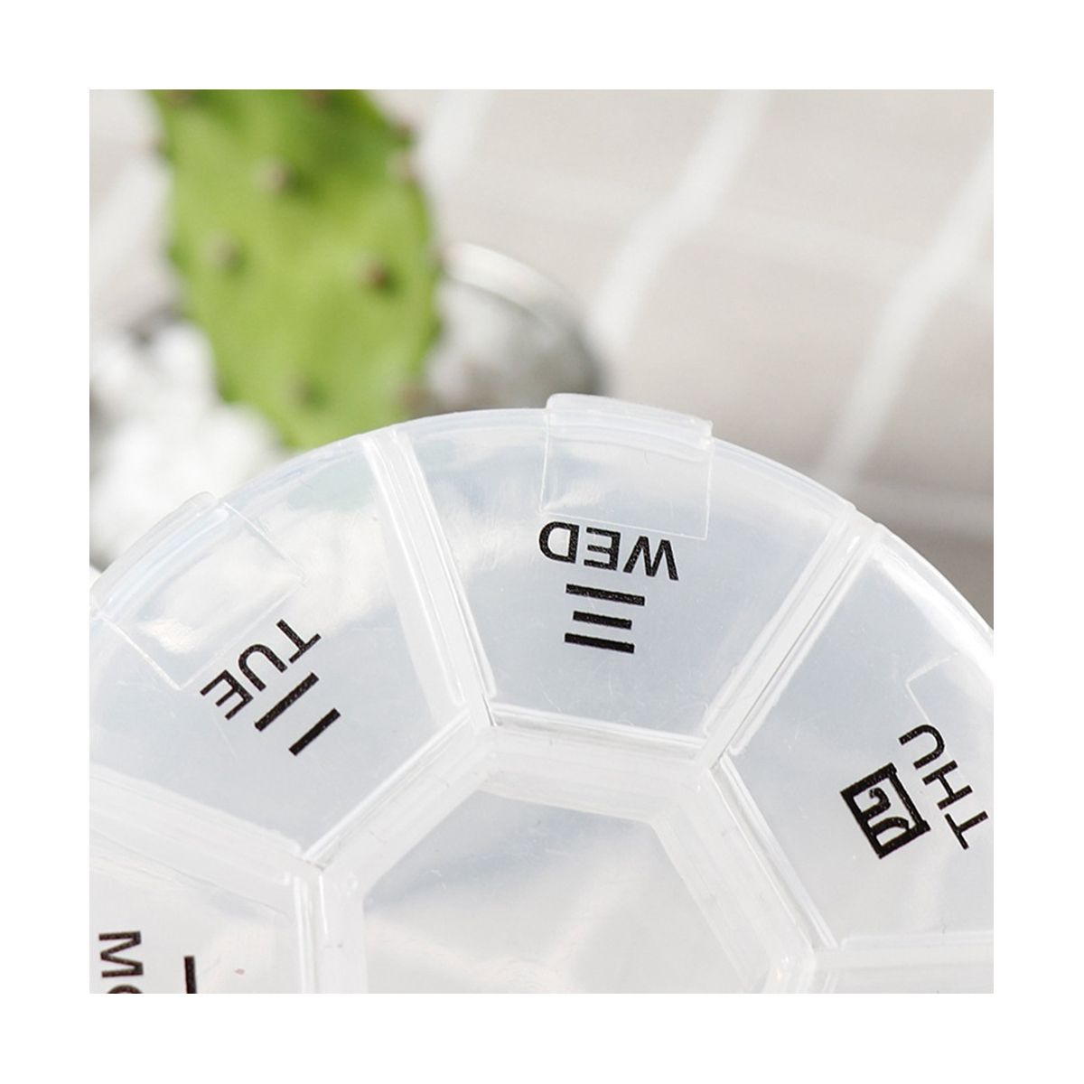 Round Portable Pill Box Medicine Planner Small Case Weekly Pill Organizer 7-Sided Pill Reminder Round Shaped