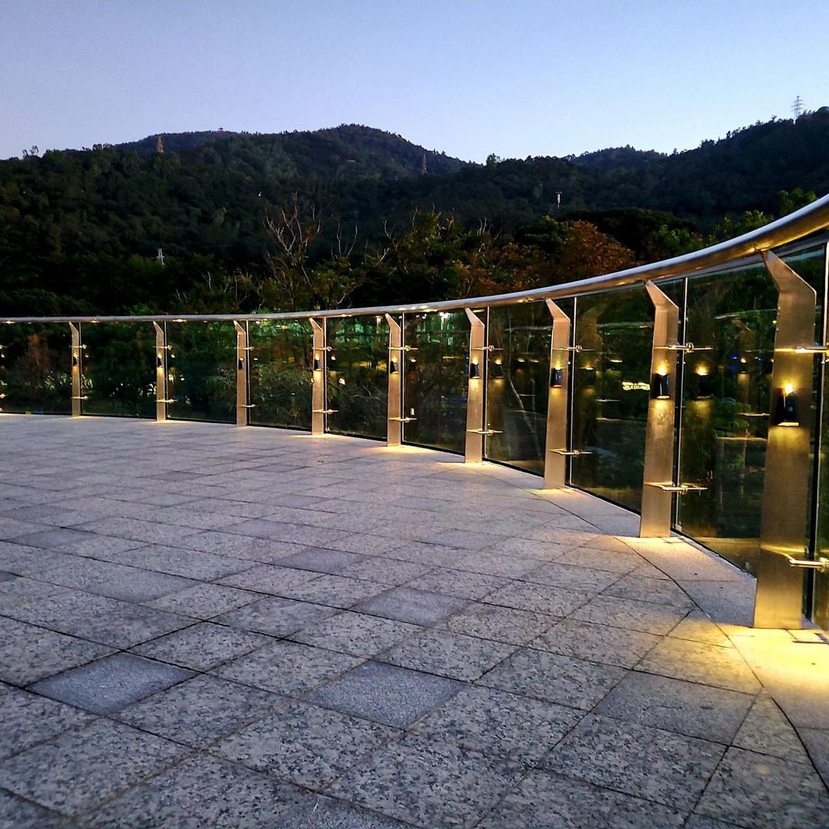 2Pcs Outdoor Fence Lights Solar-Powered Lamps Landscape Up Down Lights Warm White