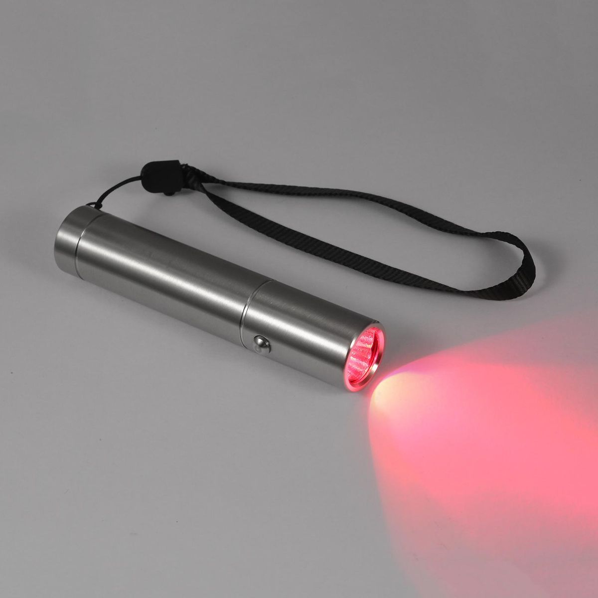 Red Light Therapy Device 630nm 660nm 850nm Mini Portable LED Therapy Light Flashlight Type Battery Operated for Waist Shoulder Back Joint Muscle Knees Hands Pain Relief