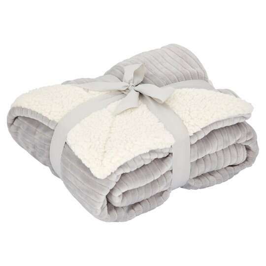 Sherpa Throw - 125cm X 150cm