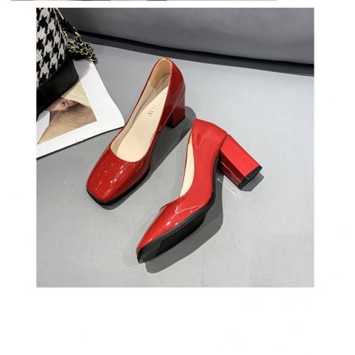 Block Heel Patent Leather Round Mouth Cover Shoe - RED