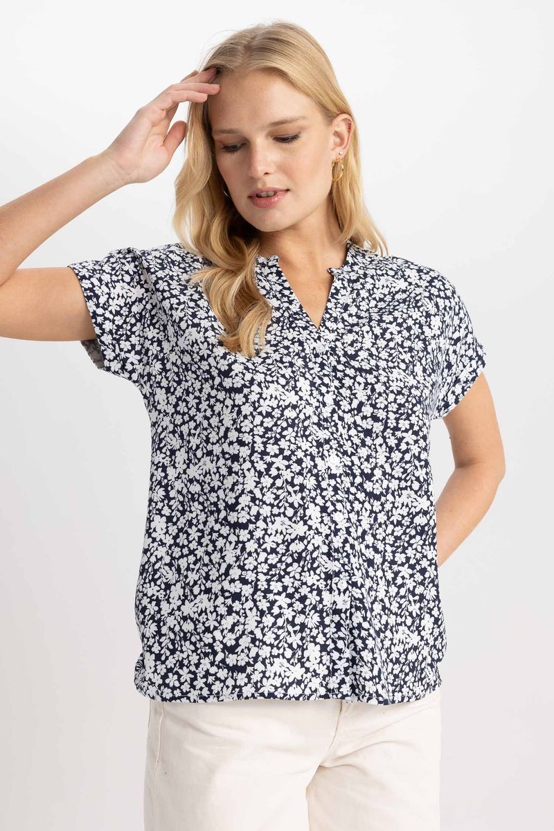 Woman Regular Fit C Neck Woven Short Sleeve Shirt - Navy