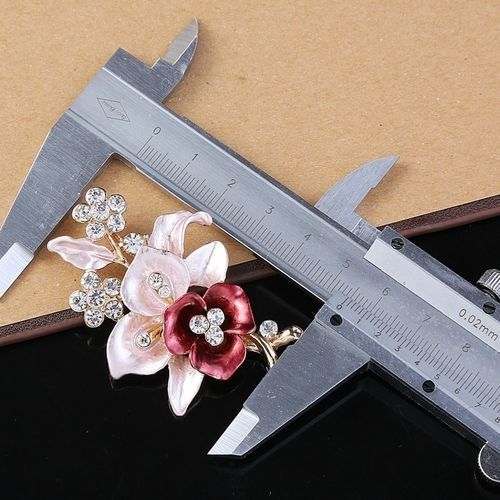 Creative Diamond-encrusted Flowers Shiny Rhinestone Brooch