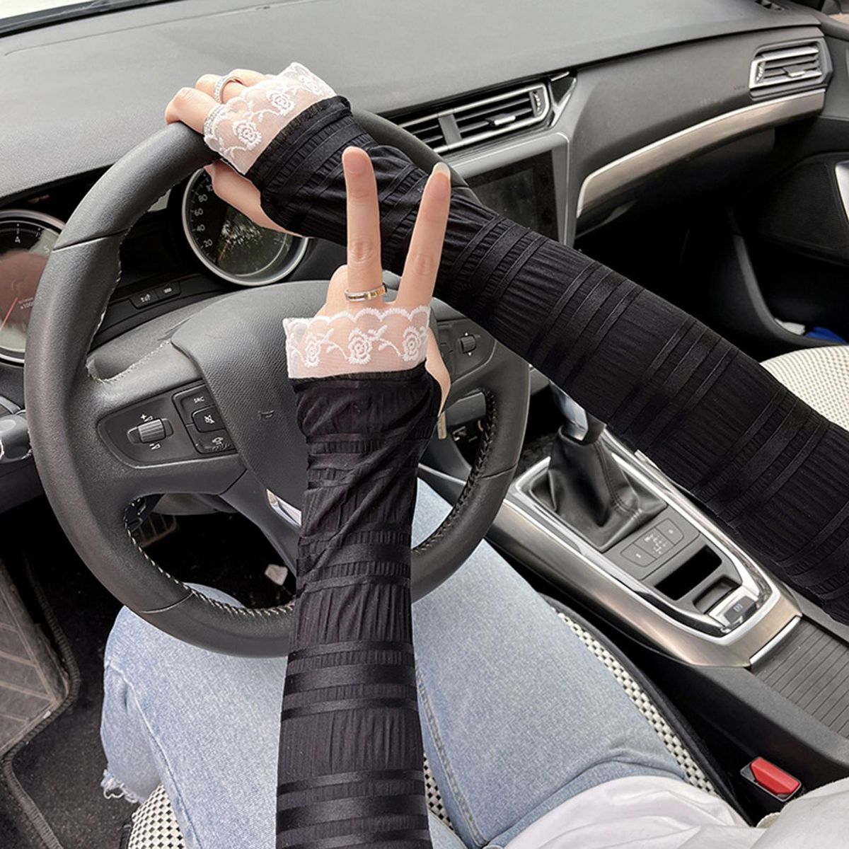 1 Pair Cycling Arm Sleeves Basketball Cycling Arm Compression Sleeves Black