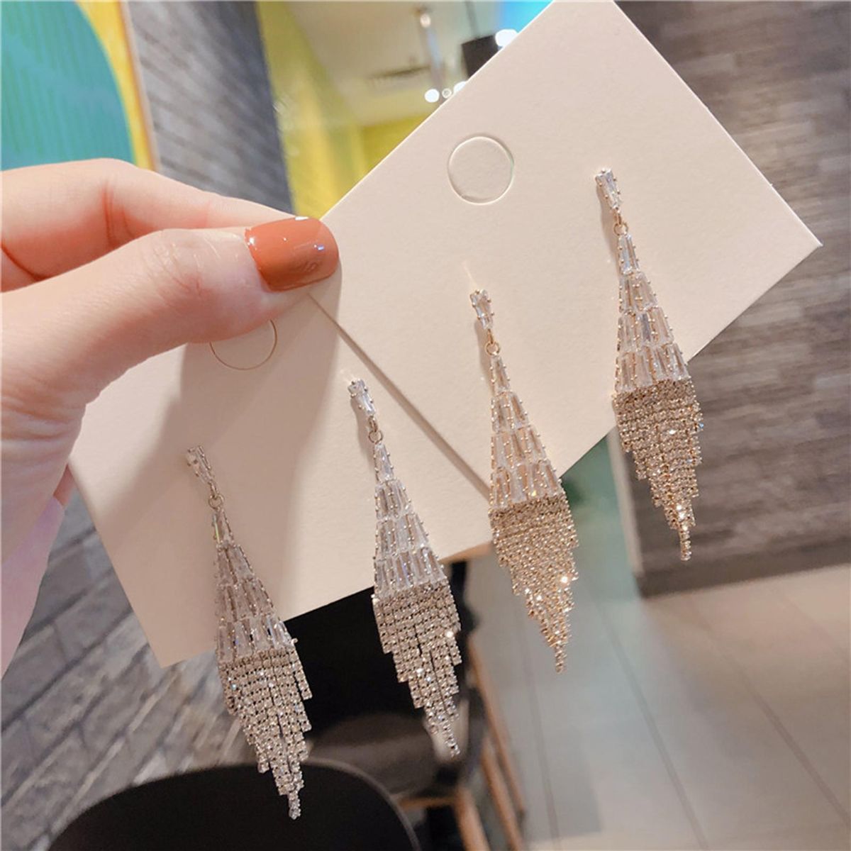 Pair of Earrings Long Type Diamond Tassels Dazzling Beautiful Autumn Winter Ear Ornaments Gift
