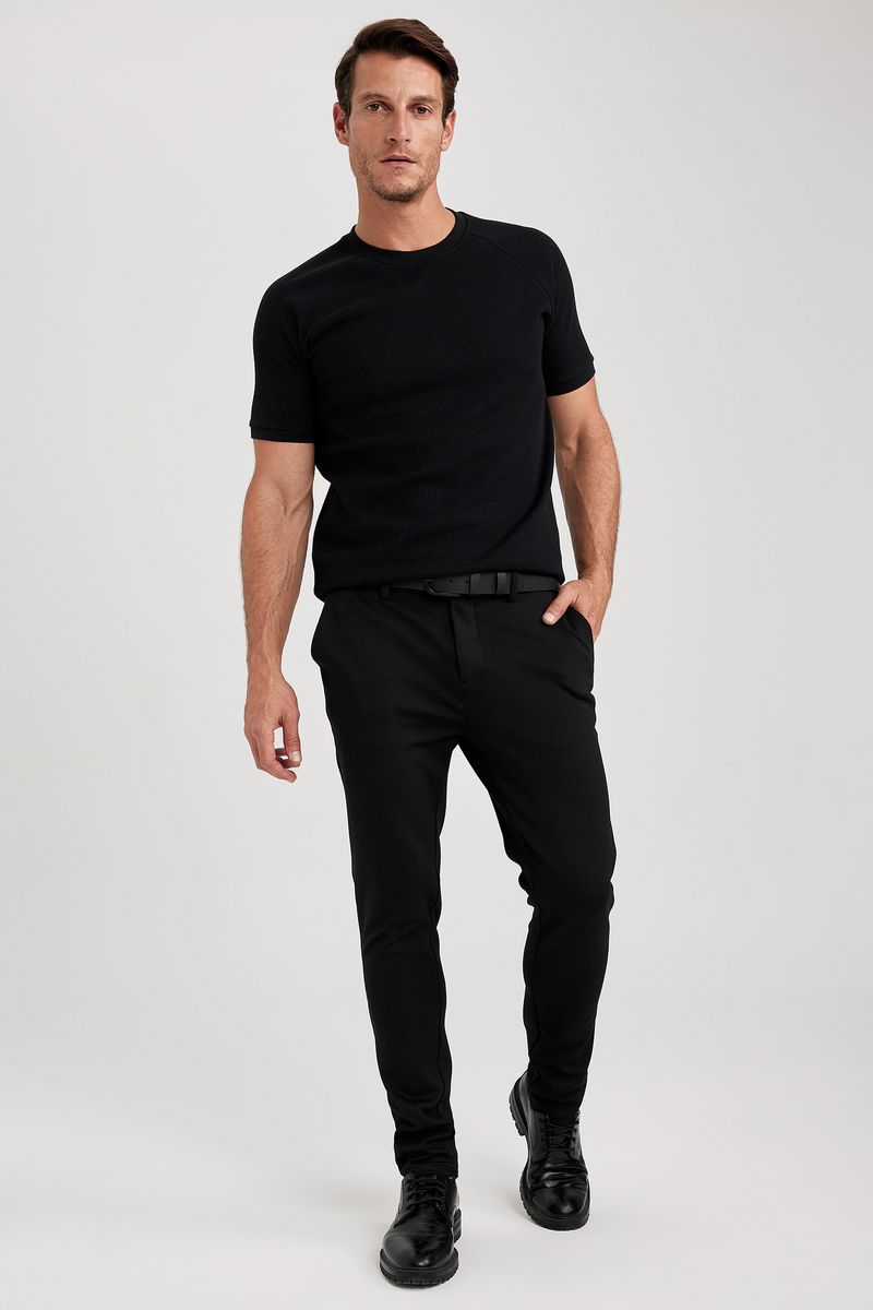 Man Smart Casual Modern Fit Crew Neck Short Sleeve Knitted T-Shirt - Black