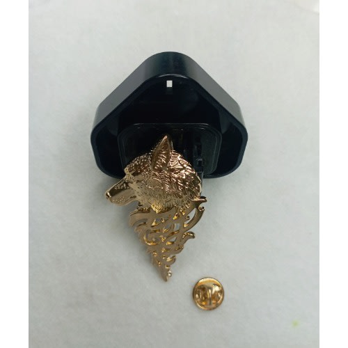Wolf Head Brooch With Free Pouch - Gold