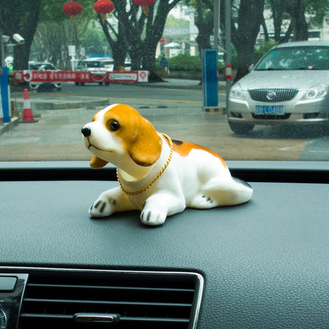 Universal Car Truck Lucky Beagle Dog Doll Shake Head Ornament Vehicle Decor Toy Piggy Bank, With Double Sided Tape