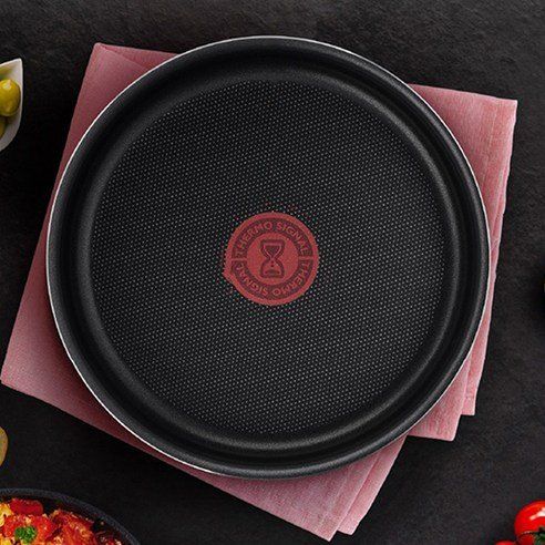 Tefal Magic Hands Easy Cook & Clean Black Red Frying Pan