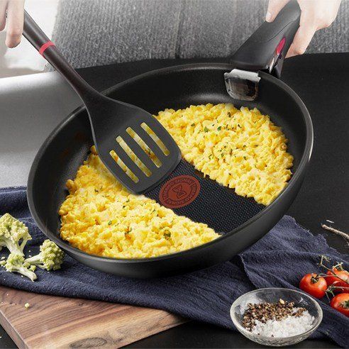 Tefal Magic Hands Easy Cook & Clean Black Red Frying Pan