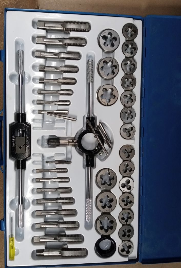 45 Piece Tap And Die Set