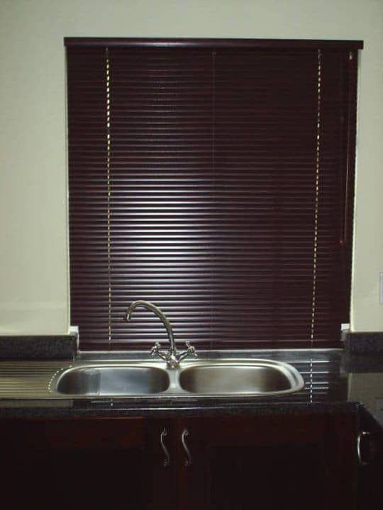 25mm VENETIAN ALUMINUM WINDOW BLINDS - DARK BROWN