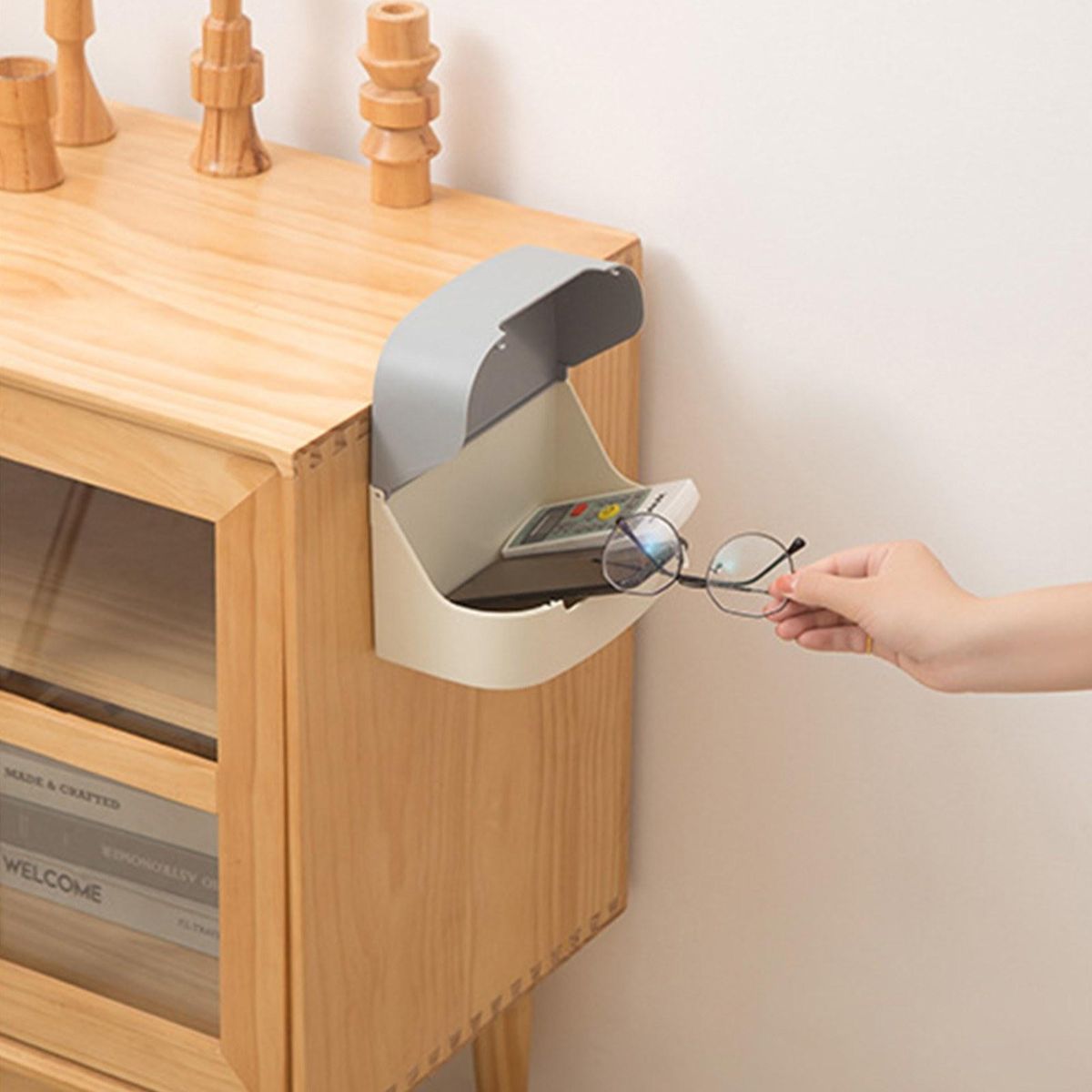 Wall-mounted Paper Towel Dispenser Mobile Phone Holder Coreless Toilet Tissue Dispenser Garbage Bags Magnetic Switch Dispenser ome Paper Extraction Dispenser