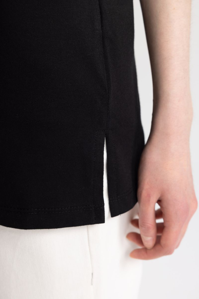 Woman Regular Fit Bike Neck Knitted Short Sleeve Tunic - Black
