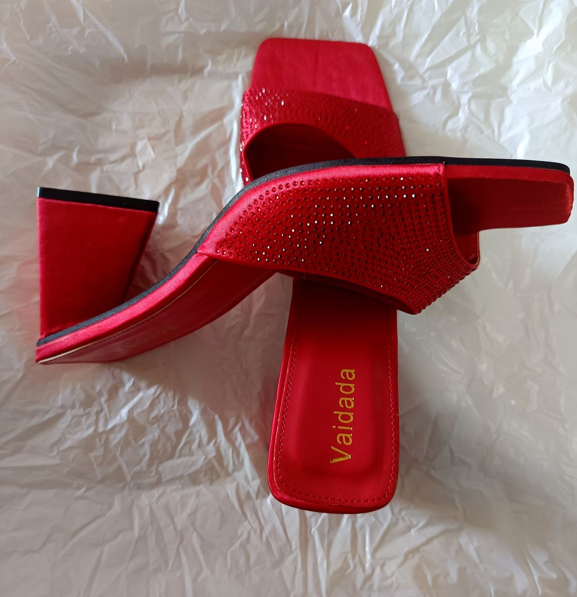Ladies Fashion AndTrendy Slippers - RED WITH GOLD CHAIN