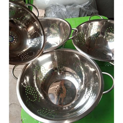 4pcs Stainless Steel Colander Kitchen Sieve Set