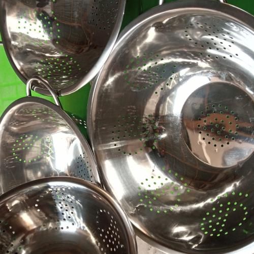 4pcs Stainless Steel Colander Kitchen Sieve Set