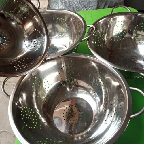4pcs Stainless Steel Colander Kitchen Sieve Set