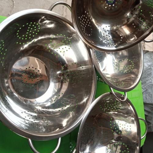4pcs Stainless Steel Colander Kitchen Sieve Set