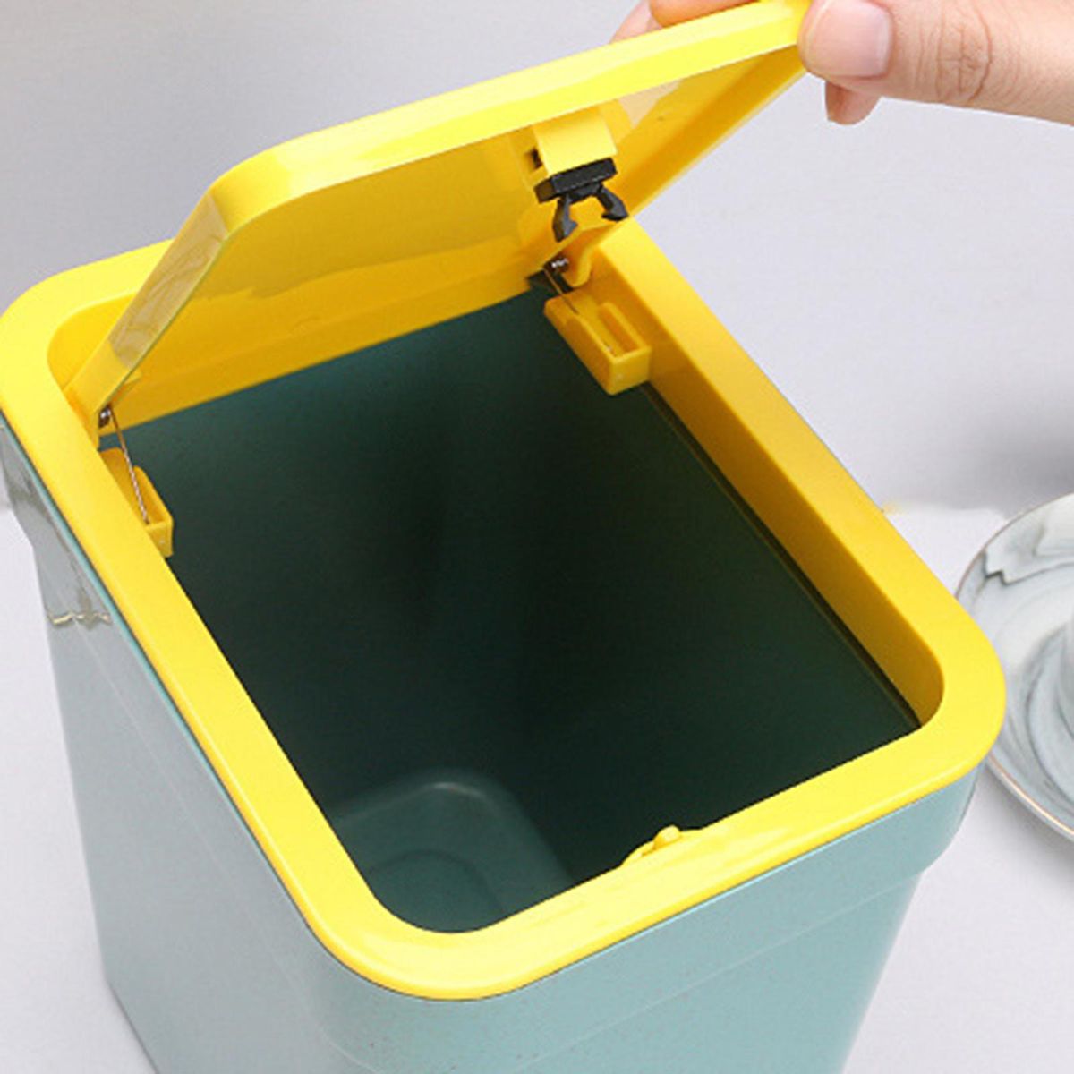 Desktop Trash Bin Pressing Type Rubbish Bucket Garbage Bag Holder Yellow and Green