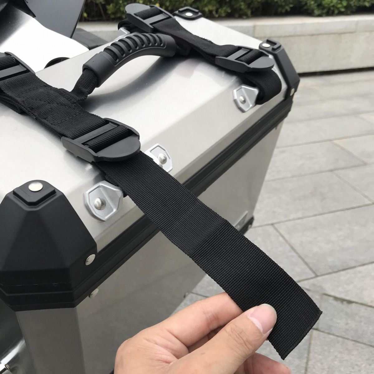 Side handle Universal Motorcycle Rope Handle for Aluminum Alloy Side Box Replacement for BMW R1200GS LC ADV