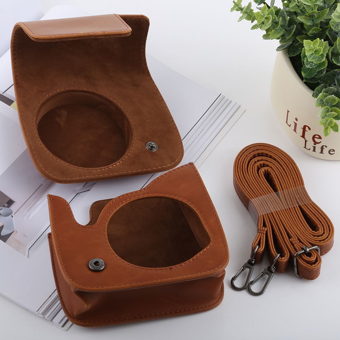 Retro Style Full Body Camera PU Leather Case Bag With Strap For FUJIFILM Instax Mini 9 / Mini 8+ / Mini 8(Brown)