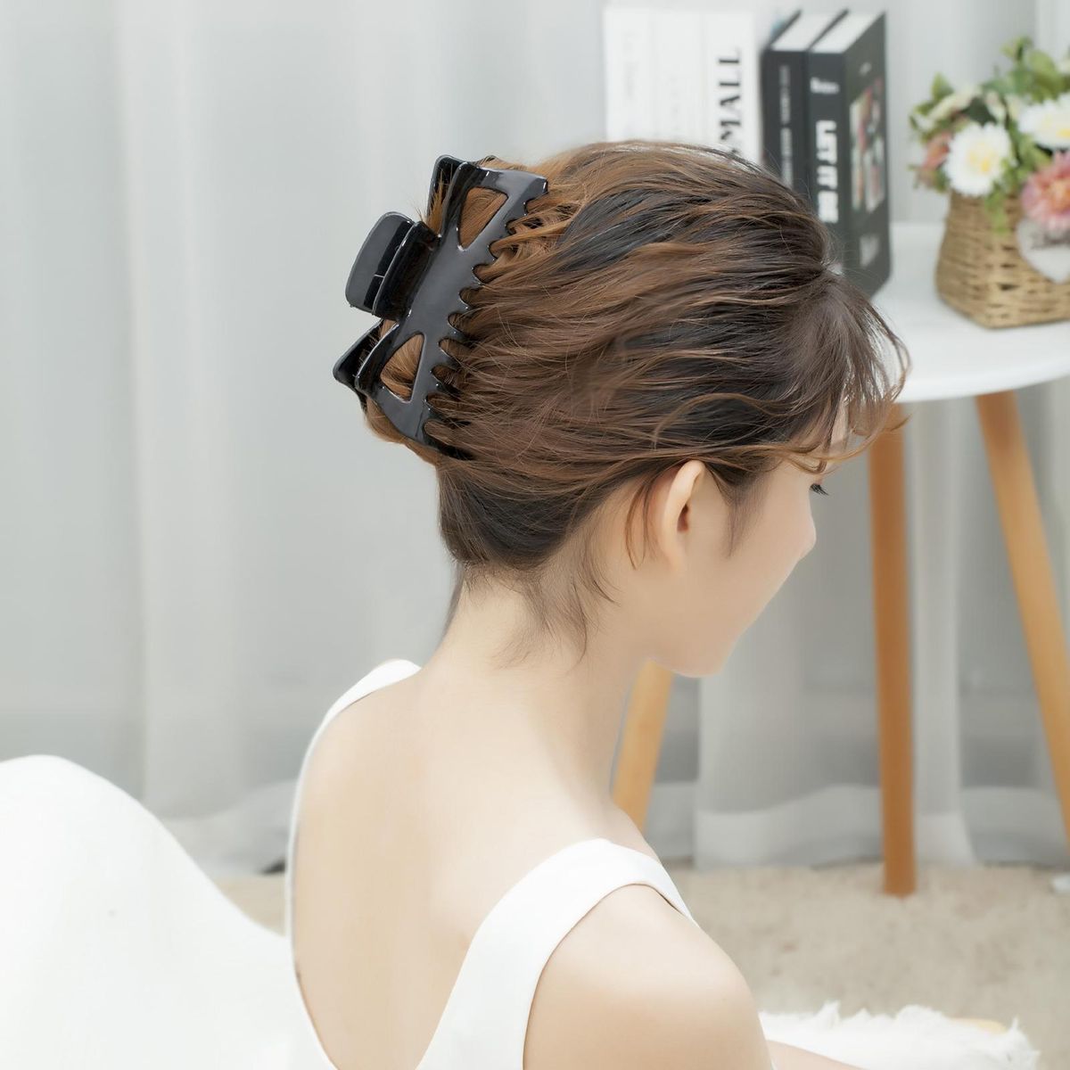 Large Hair Claw Clips Grip Clamps Hair Accessory for Women Girls Hair Styling