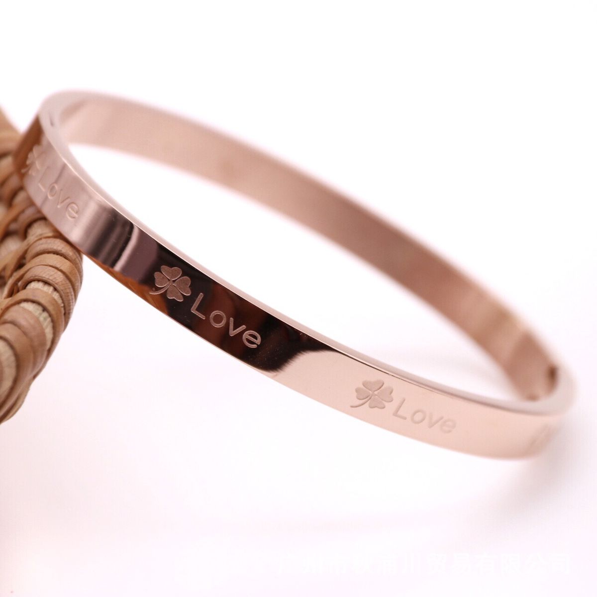 IQPC® Fashion Four Leaf Clover Ladies Bracelet Classic Valentine's Day Gift