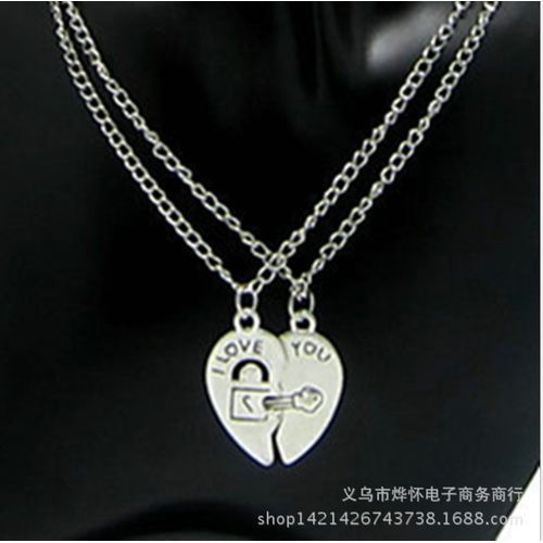 Best Friends Love Heart Couple Necklace. Jewelry 2