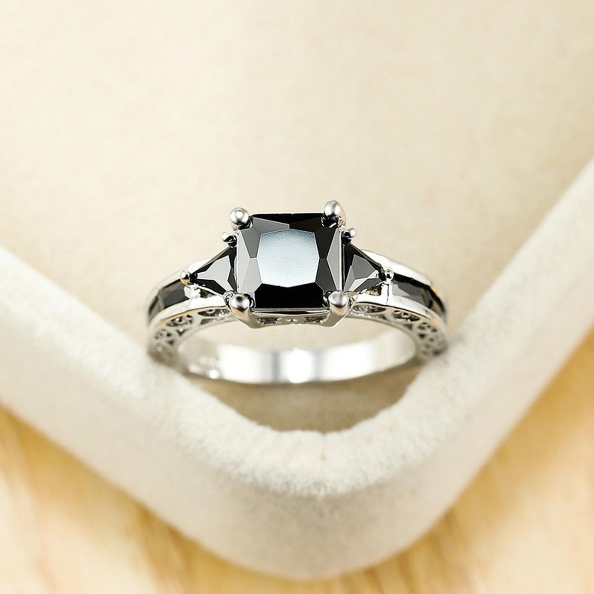 Finger Band Lady Promise Wedding Band Ring Black