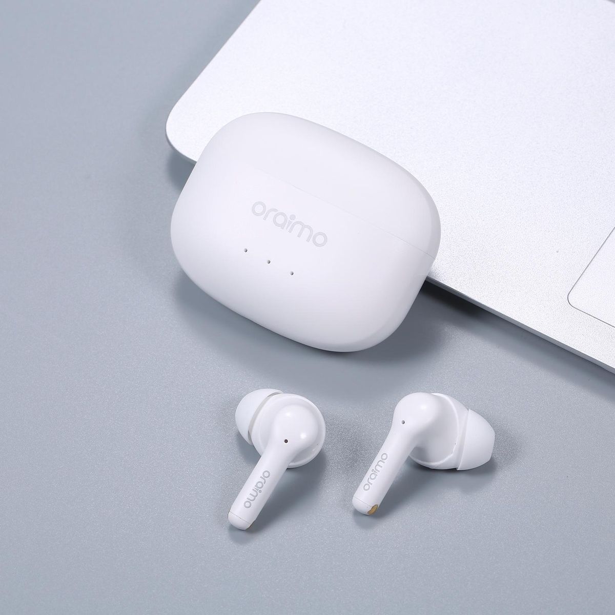 Oraimo OEB-E104D FreePods 3 TWS BT 5.2 Portable Sports Headset with 500mAh Charging Case Stereo Earbuds