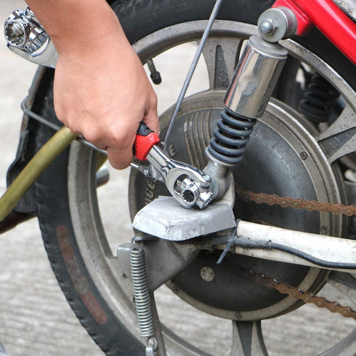 Multifunctional Tiger Multi-Socket Wrench With 6 Corners 360-Degree Rotating Head Rubber Handle