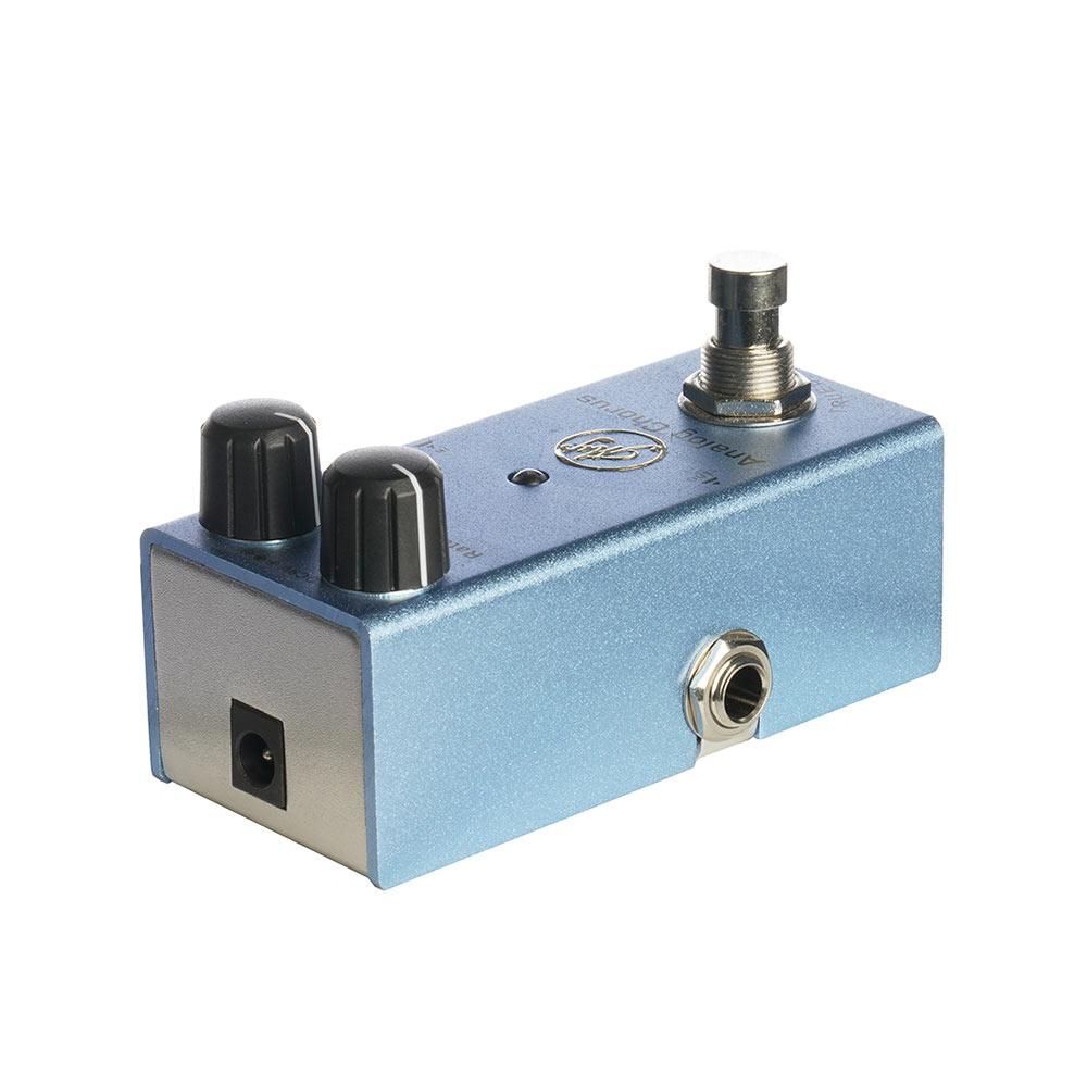 Analog Chorus Guitar Effect Pedal with Depth and Rate Knobs Mini Single Pedal for Electric Guitars to Create Fresh and Extensive Chorus Effects DC 9V Dark Blue