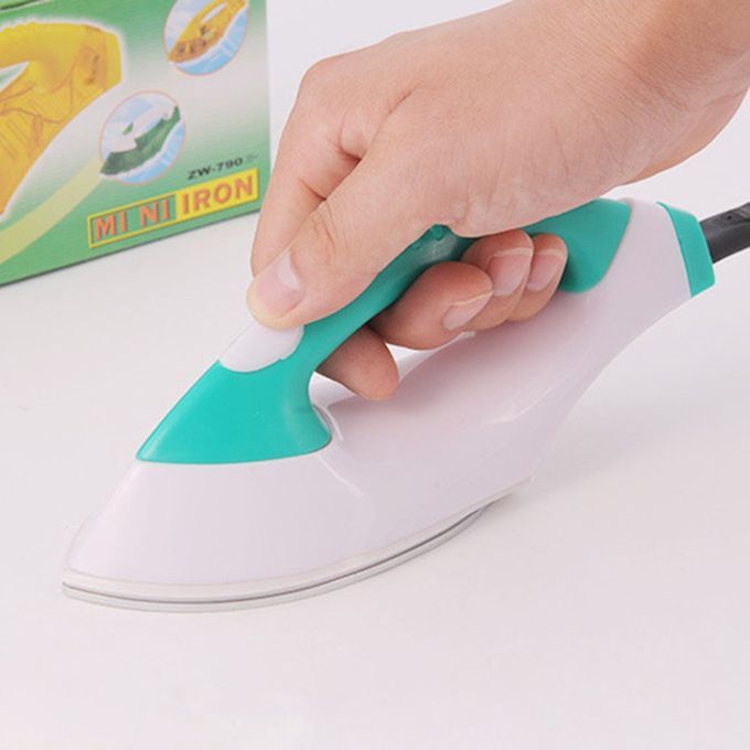 Handheld Mini Electrostatic Iron Travel Portable Heart Green