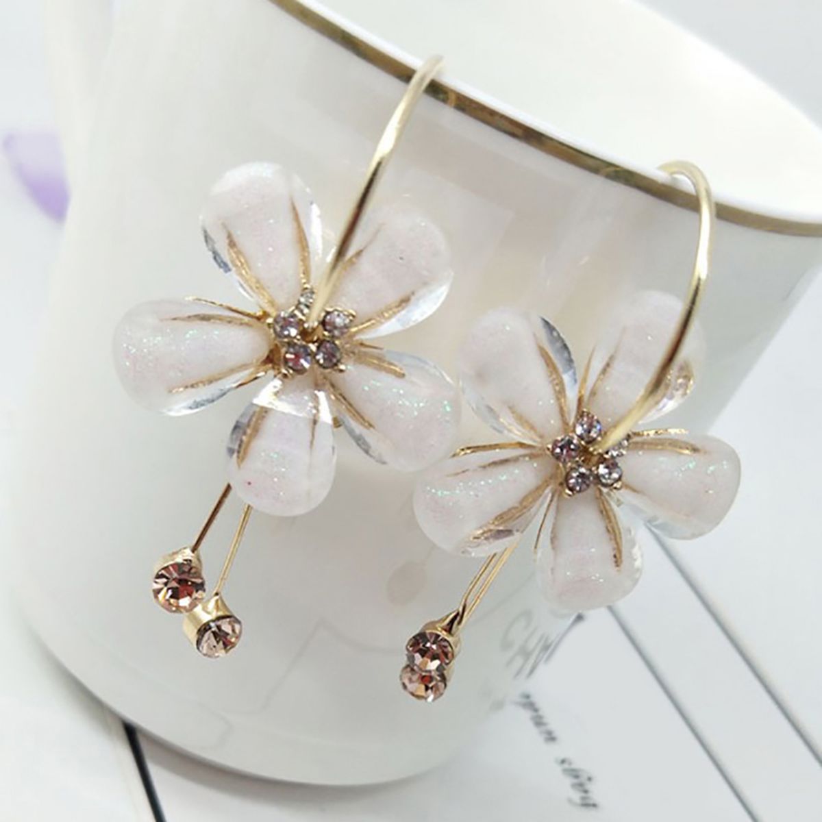 1 Pair Women Petal Flower Shape Rhinestone Inlaid Alloy Dangle Earrings For Wedding Party-Black