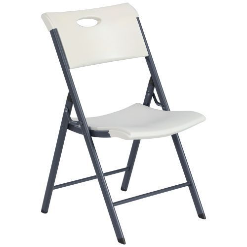 CLASSIC FOLDING CHAIR