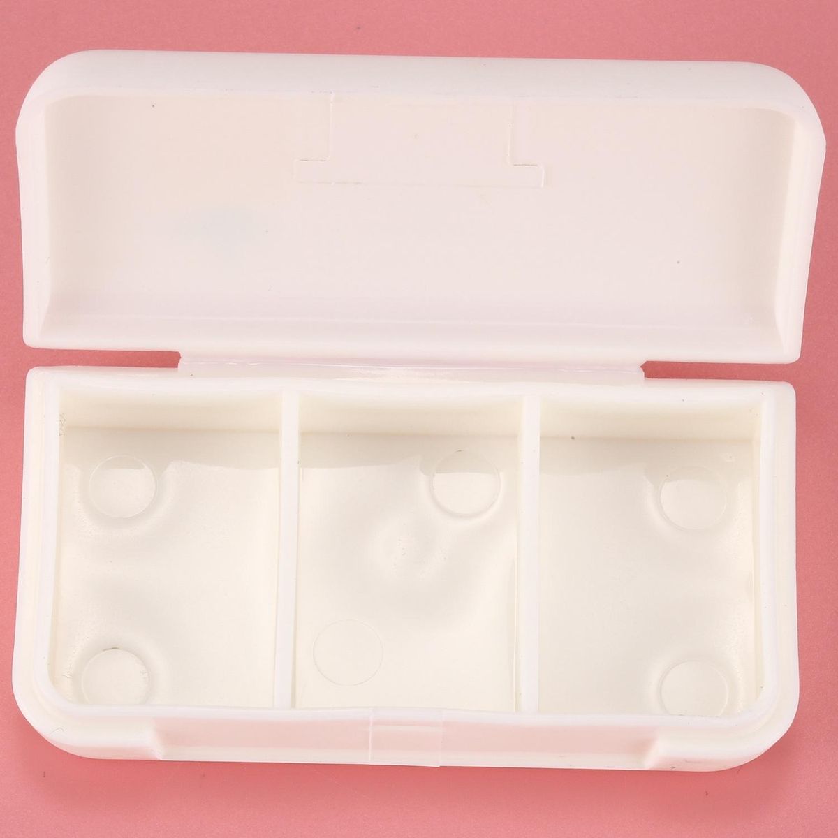 Portable Pill Box Three Compartments Small Pill Bag Mini Pill Box Travel Drug Dispensing Box Pineapple