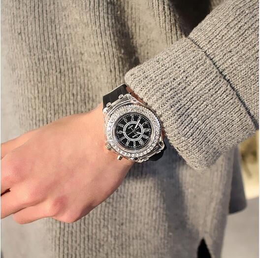 Woman Men\\\'s Watches 7 Color Light WristWatch